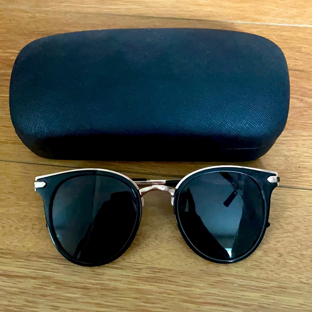 NYS Black Oval Frame Sunglasses